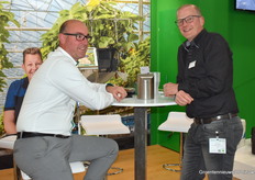 At the Mertens stand, Dik Lenssen was busy talking to Willem Delisse of WDP.                 
